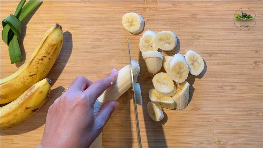 Cut bananas for banana pudding